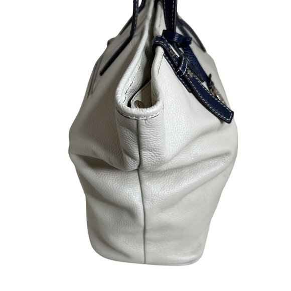 Rowallan White & Navy Leather Tote Bag With Metal Logo Plate - Picture 4 of 16